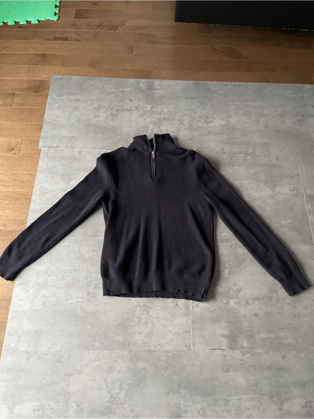Zara Men's Zip Mock-Neck Sweater in Black